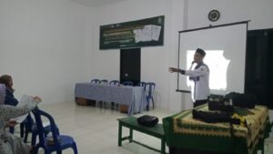 Mahasiswa KKN IAINU Bangil Fasilitasi Sertifikasi Halal untuk Pelaku UMKM Desa Tawangrejo