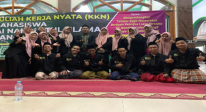 Sukseskan Program One Day One Juz, Tim KKN IAINUBangil Adakan Pengajian Umum dan Tumpengan Bersama WargaPandelegan